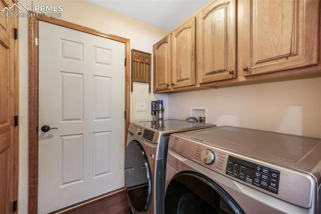 Image 19 of 50: Kitchen