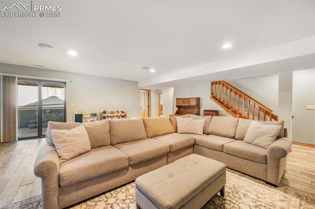 Image 38 of 50: Living Room