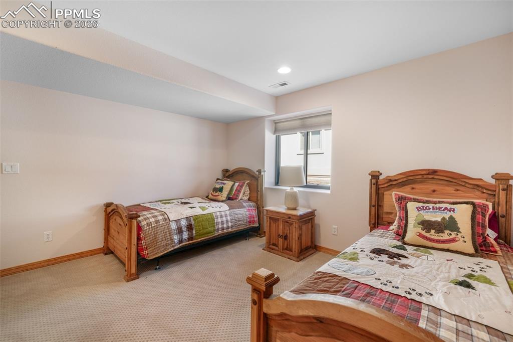 Image 45 of 50: Bedroom