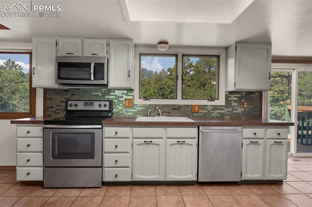 Image 20 of 47: walk out to deck