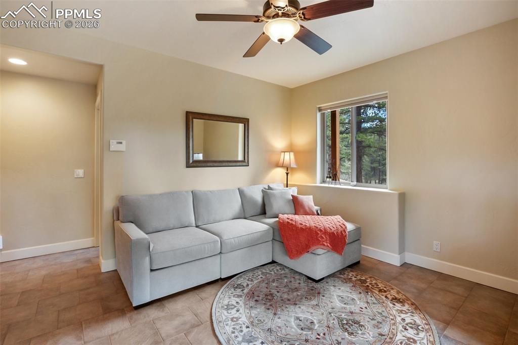 Image 24 of 50: Living Room