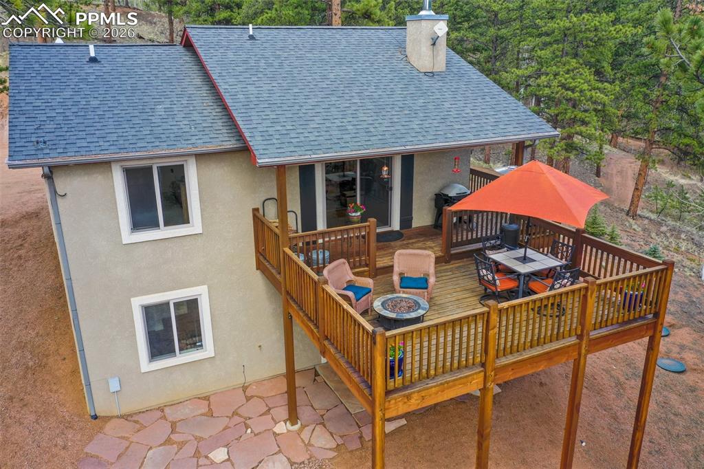 Image 7 of 50: Back of Structure