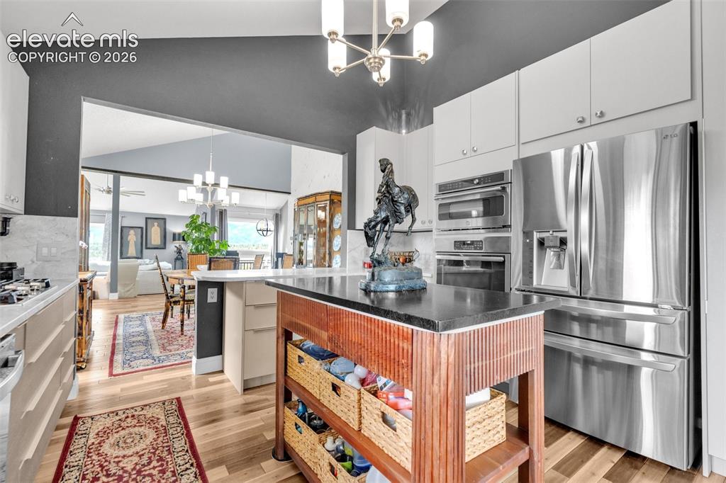 Image 12 of 41: Kitchen