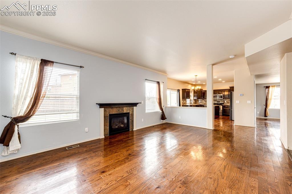 Image 14 of 39: Living Room