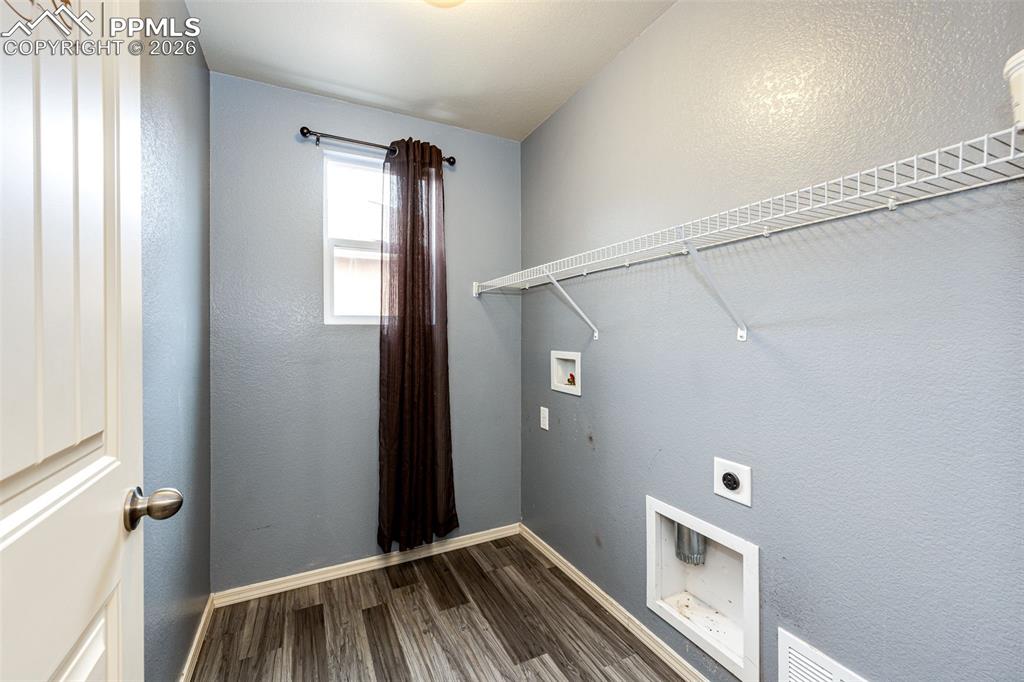 Image 16 of 39: Laundry