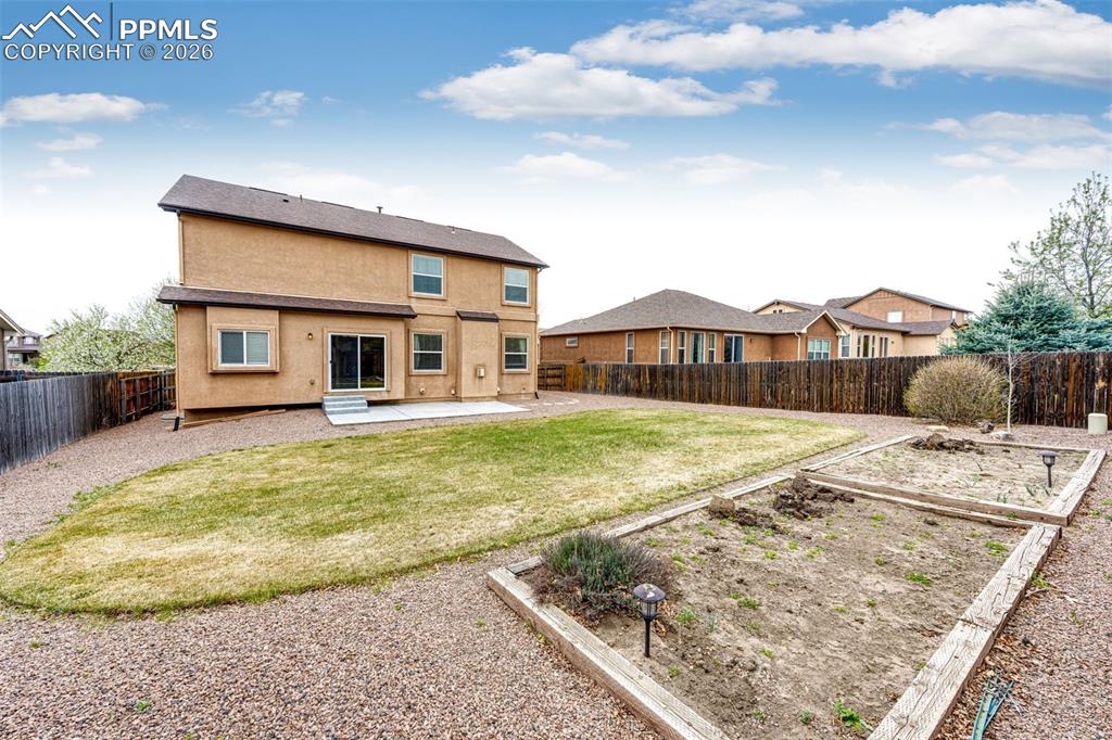 Image 37 of 39: Back of Structure