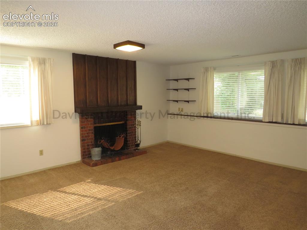 Image 12 of 16: Living Room