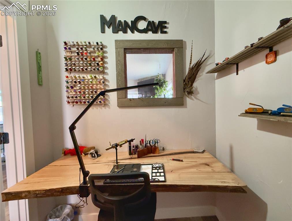 Image 14 of 38: Office