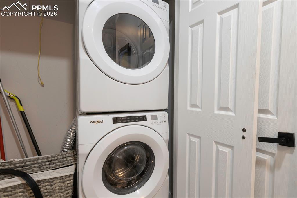 Image 26 of 38: Laundry