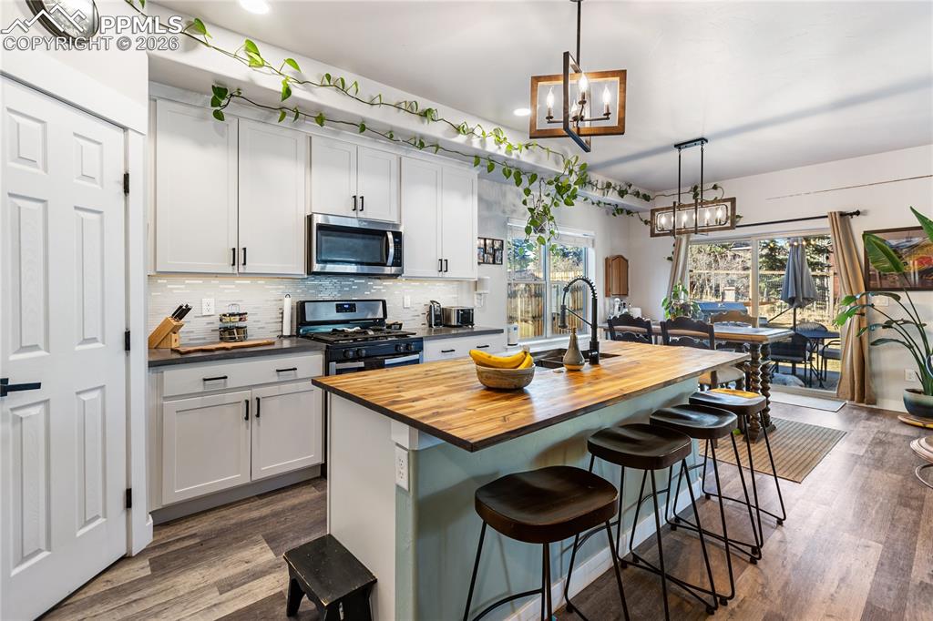 Image 8 of 38: Kitchen