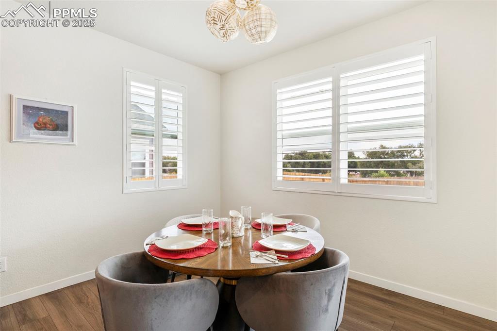 Image 11 of 36: Dining Area