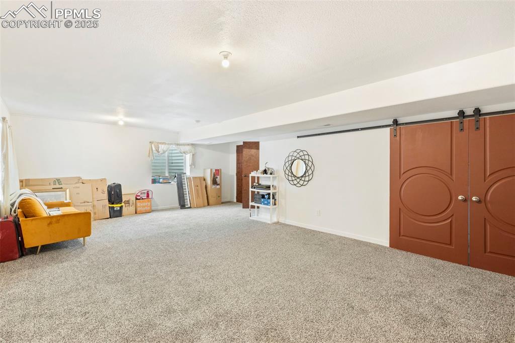 Image 27 of 36: Sitting Room