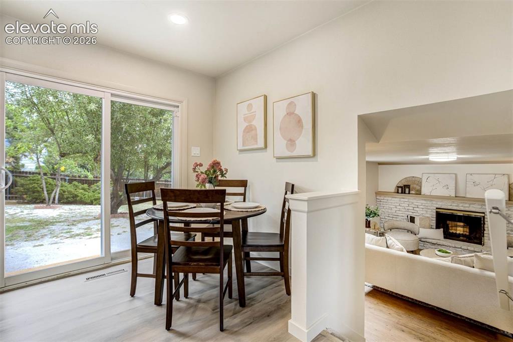 Image 9 of 50: Dining Area