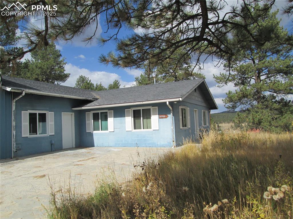 Image 3 of 18: Front of Structure
