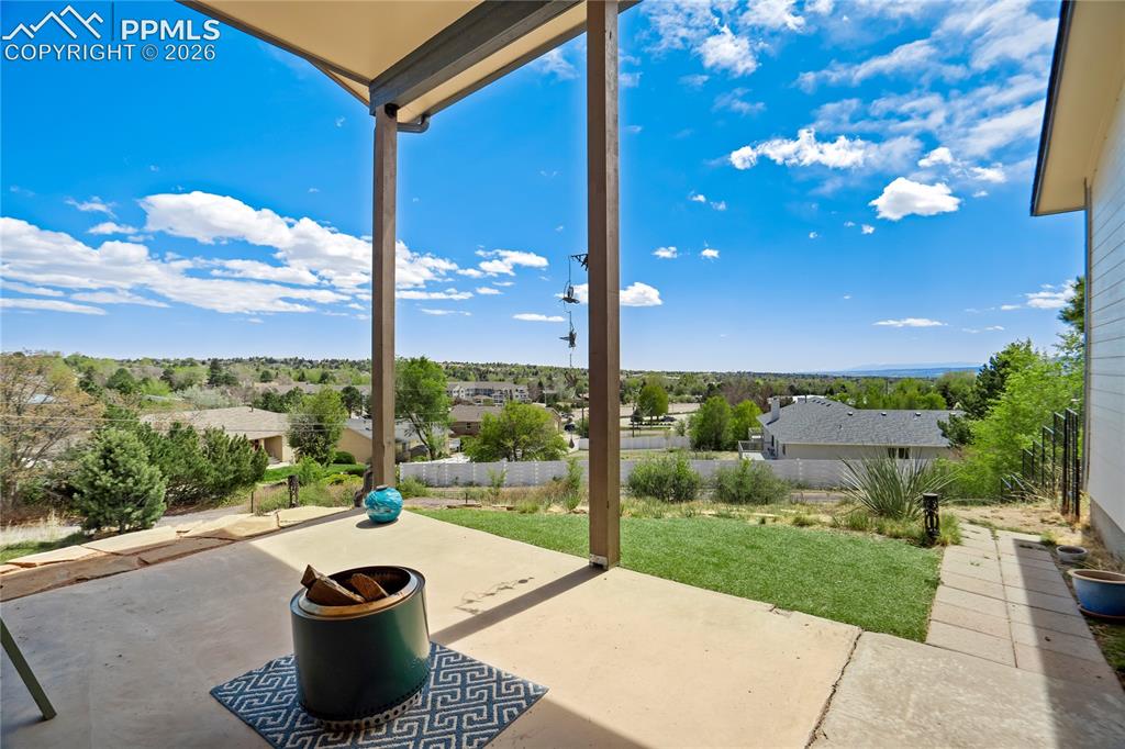Image 38 of 50: Amazing outdoor living space!