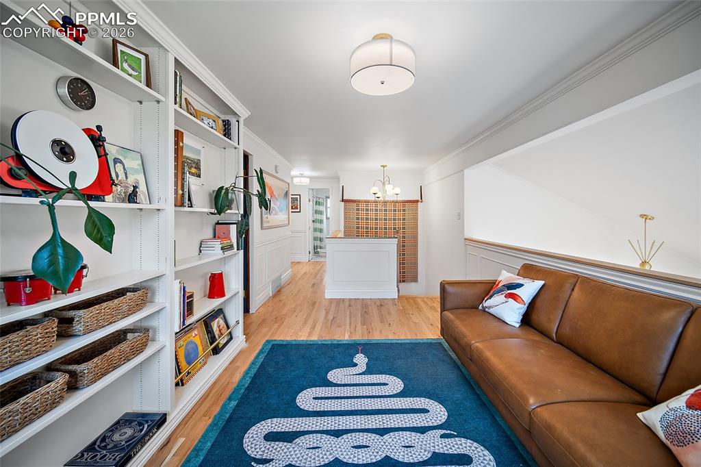 Image 24 of 50: Oak Wood Flooring. 