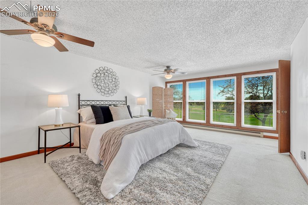 Image 19 of 35: Bedroom