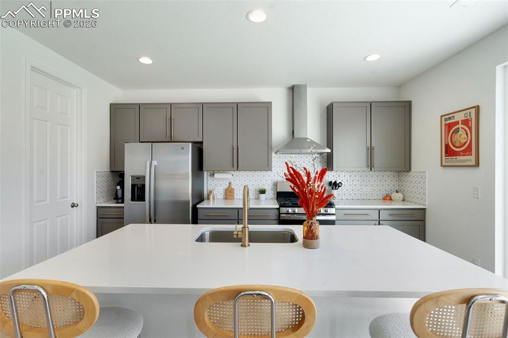 Image 15 of 38: Kitchen