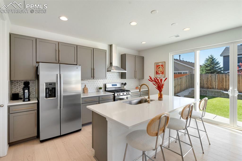 Image 20 of 38: Kitchen