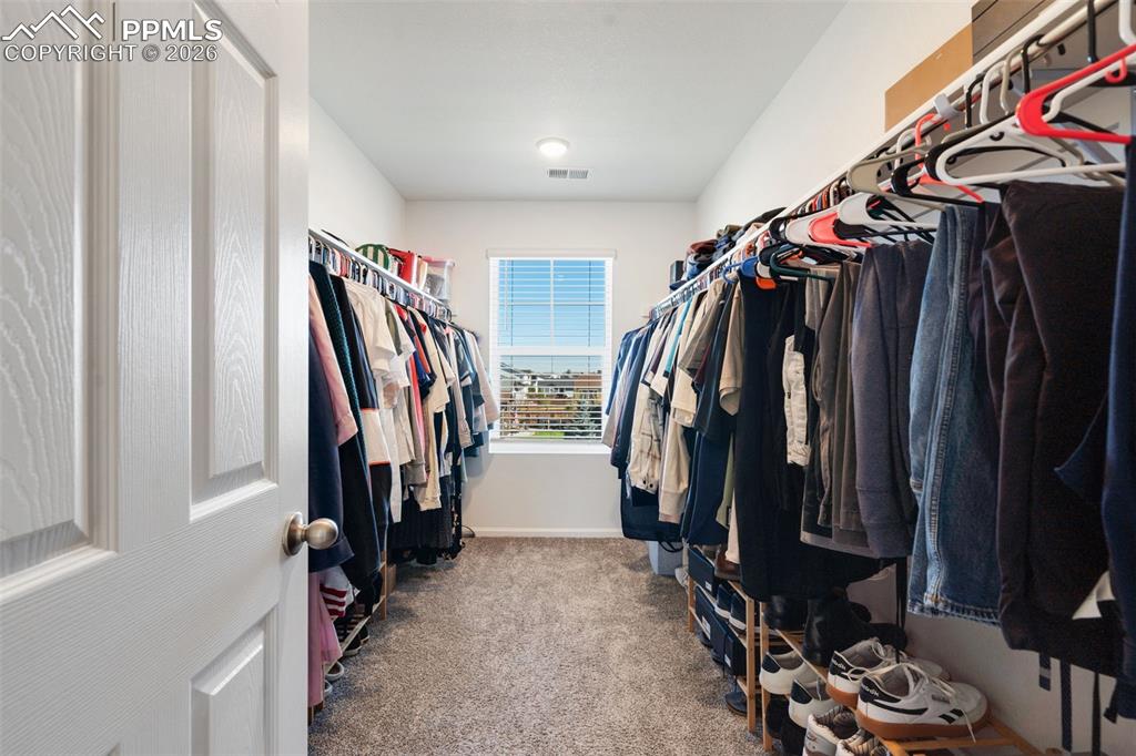 Image 35 of 38: Closet