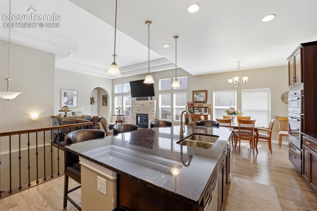 Image 7 of 41: Kitchen