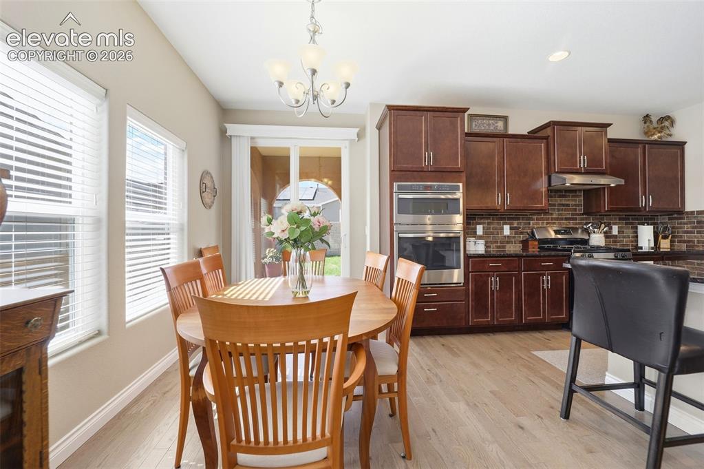 Image 8 of 41: Dining Area