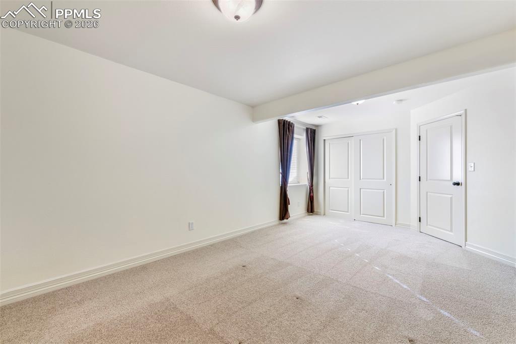 Image 22 of 50: Bedroom