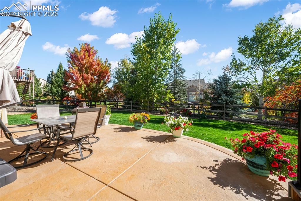 Image 27 of 50: Patio