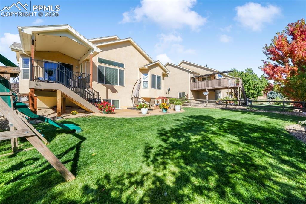 Image 31 of 50: Back of Structure