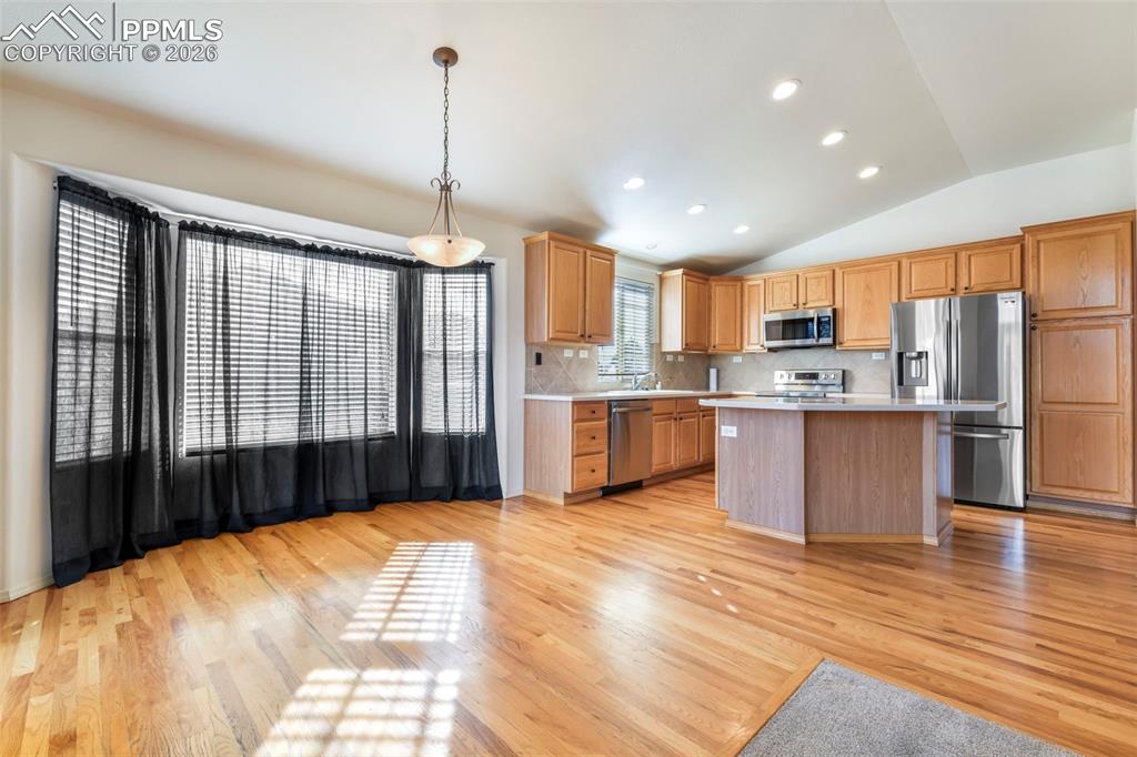 Image 5 of 50: Dining Room