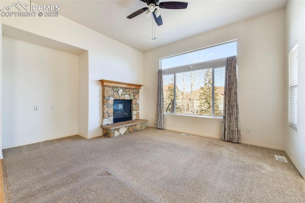 Image 9 of 50: Living Room