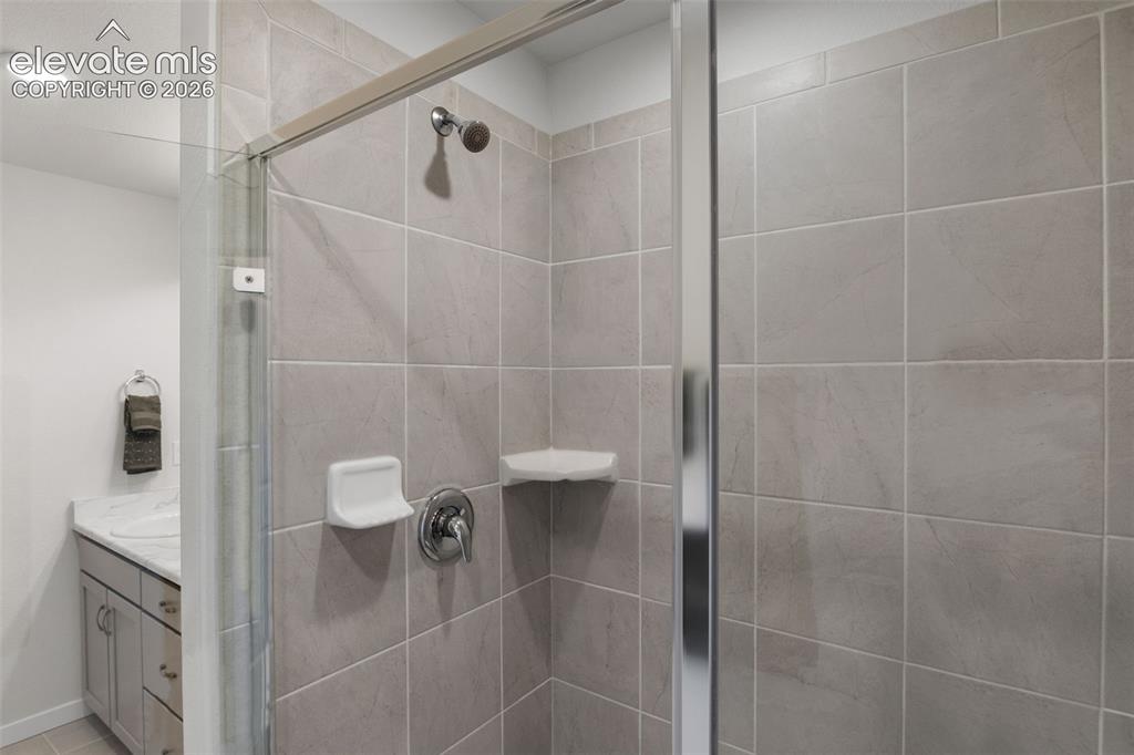 Image 11 of 34: Bathroom