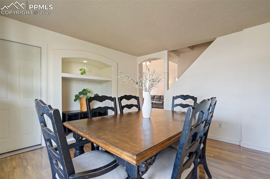 Image 6 of 29: Dining Area