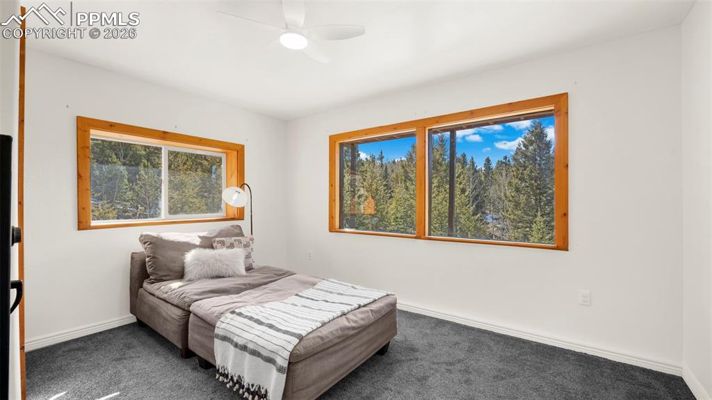 Image 30 of 42: Bedroom