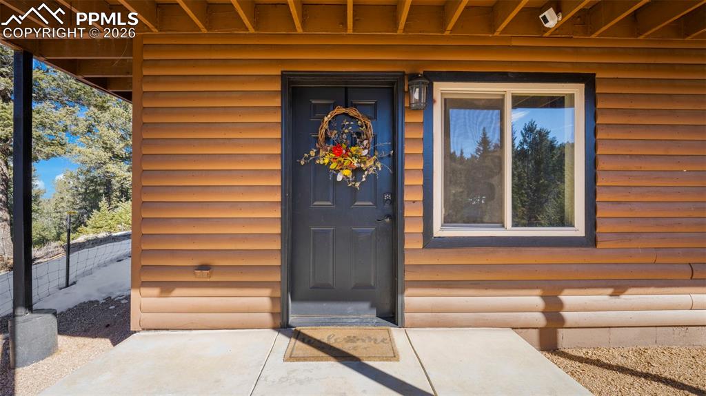 Image 7 of 42: Entry