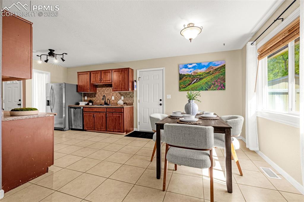 Image 4 of 21: Open Floorplan with Dining and Livingroom