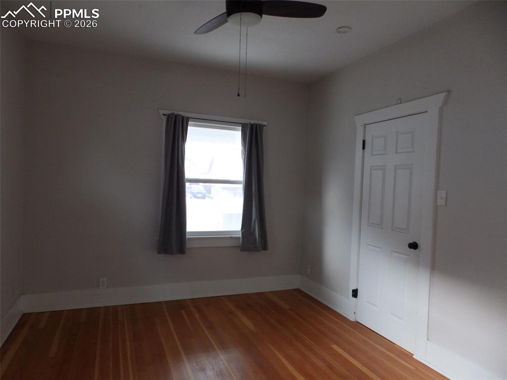 Image 8 of 16: Bedroom