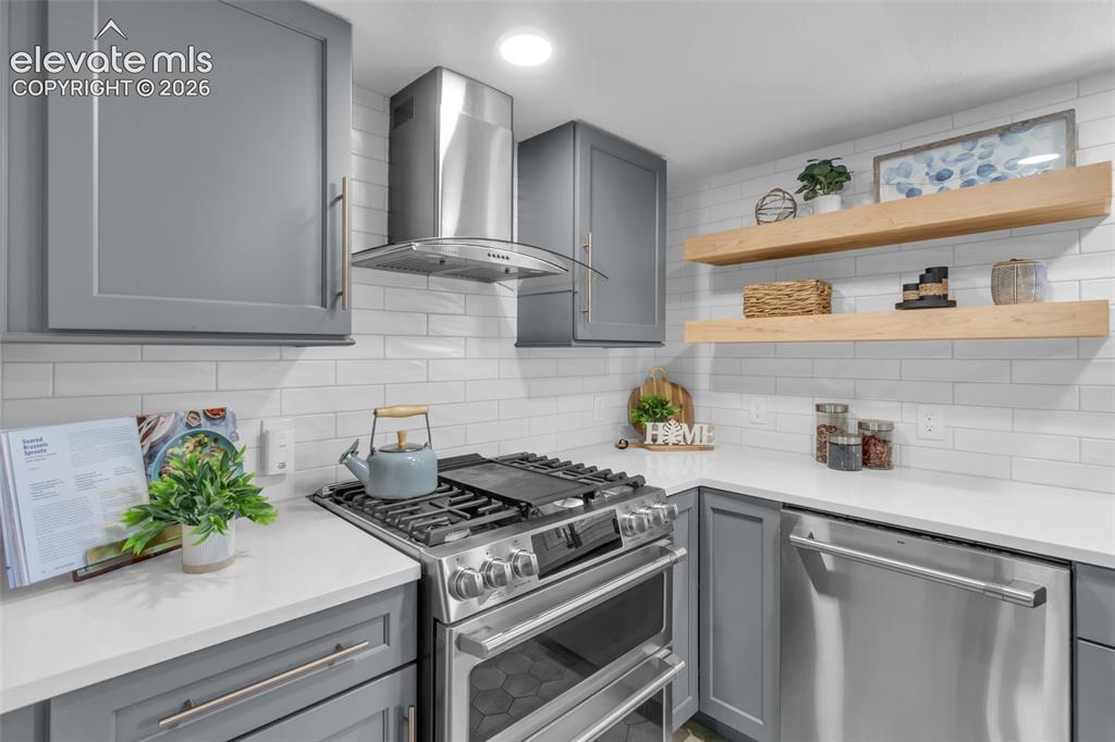 Image 5 of 47: Gas Range- Double Oven