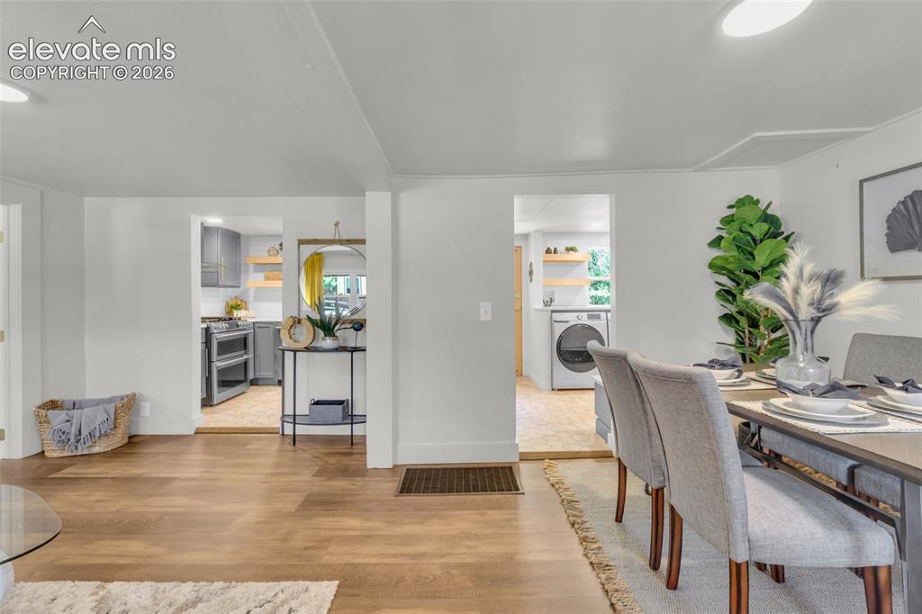 Image 8 of 47: Dining Area