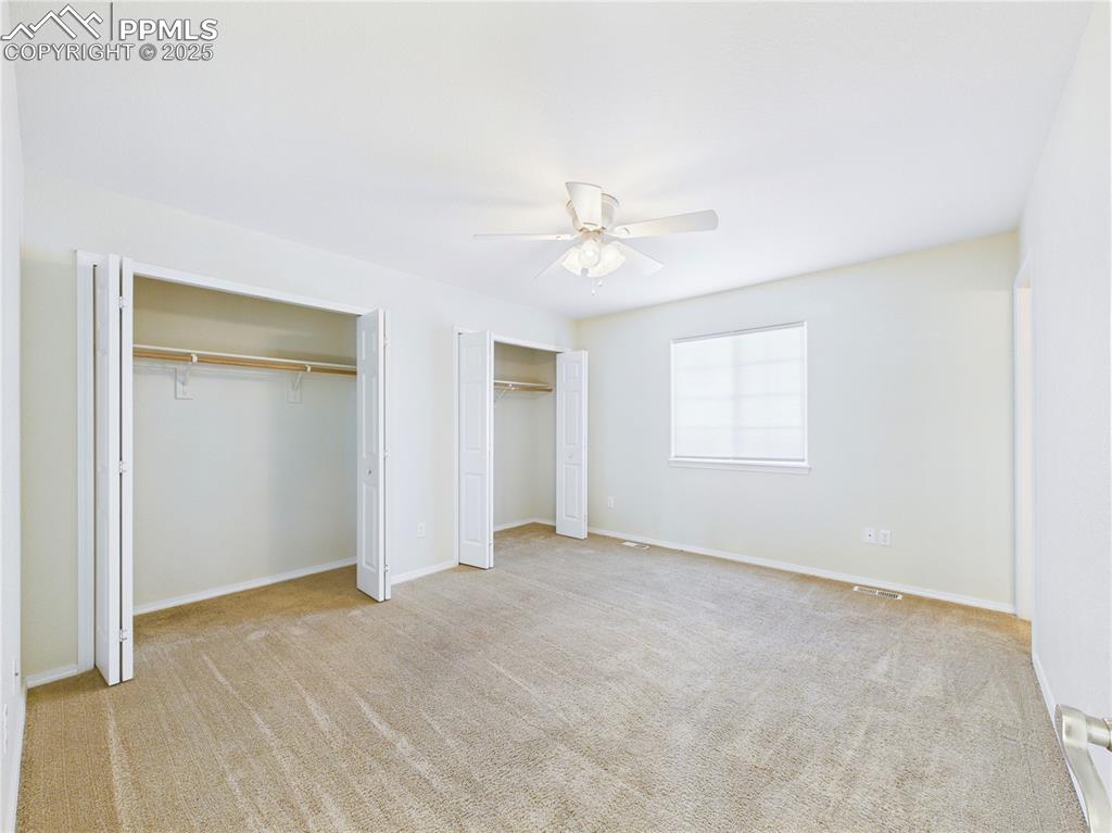 Image 16 of 32: Bedroom