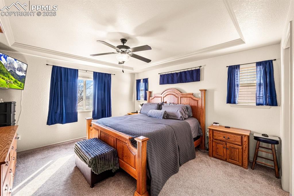Image 16 of 24: Bedroom