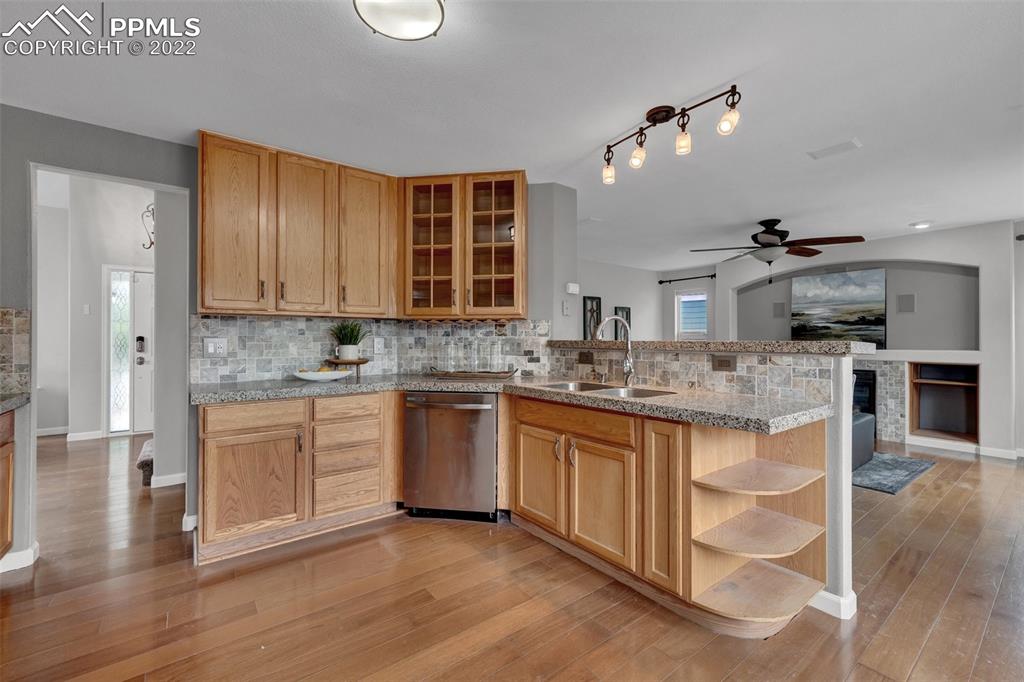 Listing 8365484, Image 15 of 43