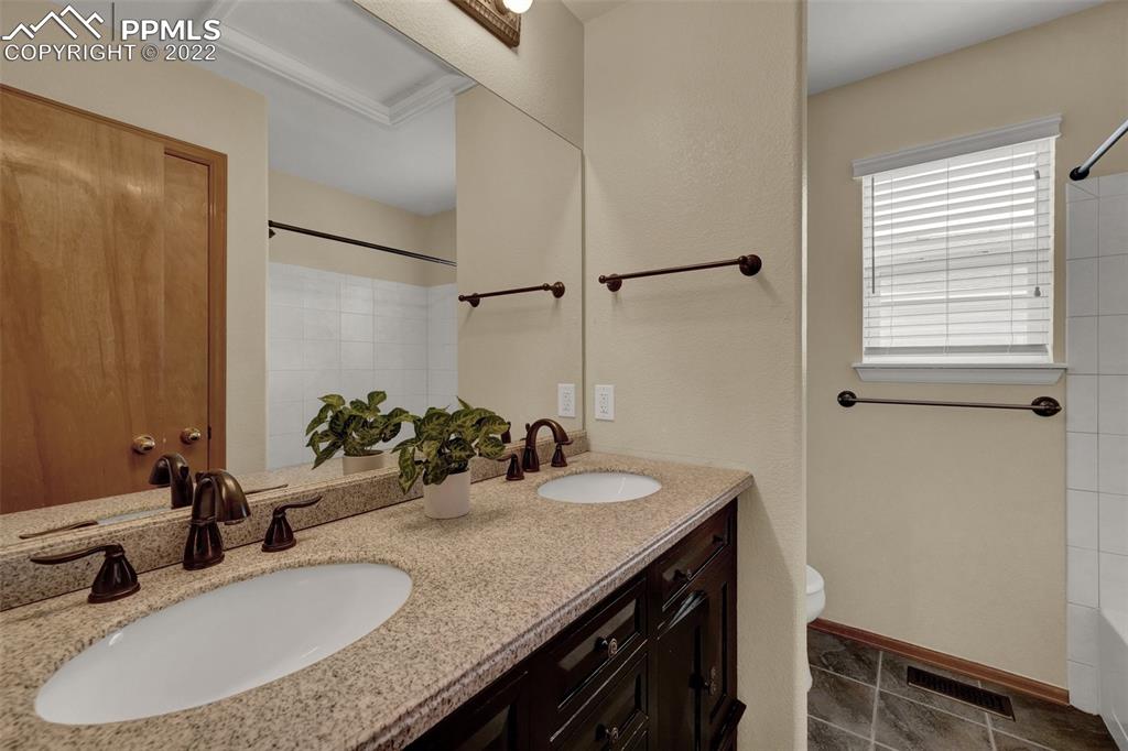 Listing 8365484, Image 27 of 43