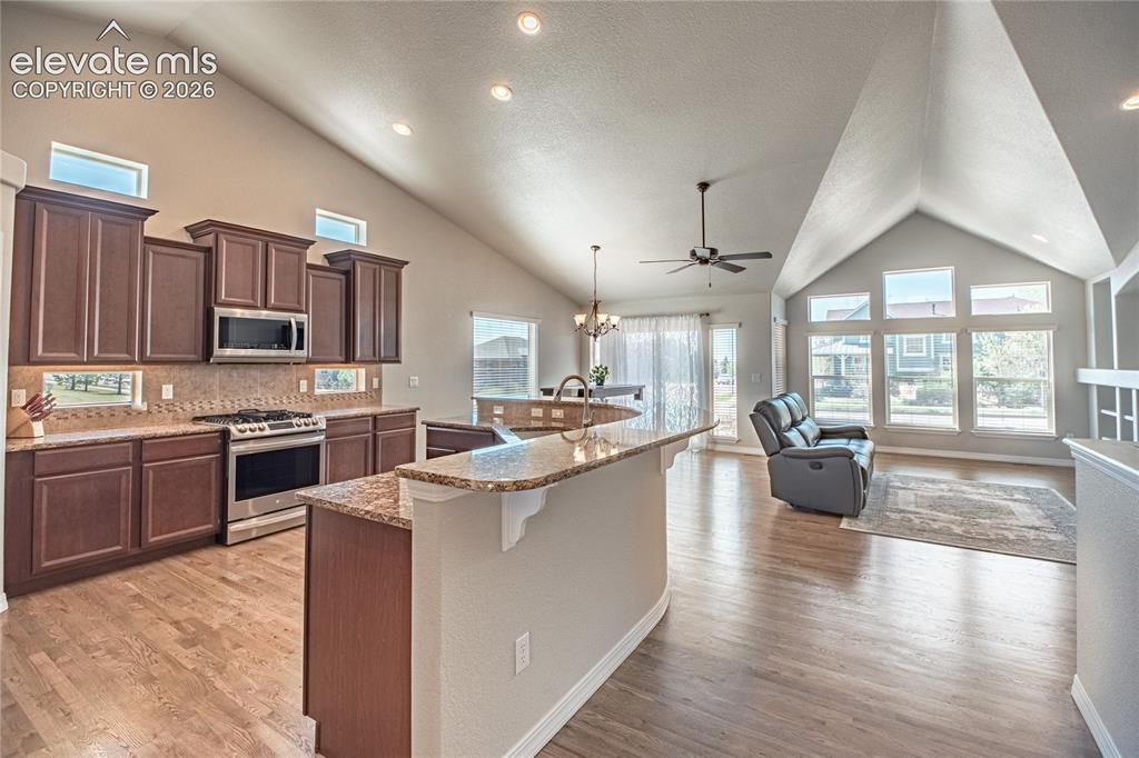 Image 9 of 46: Kitchen