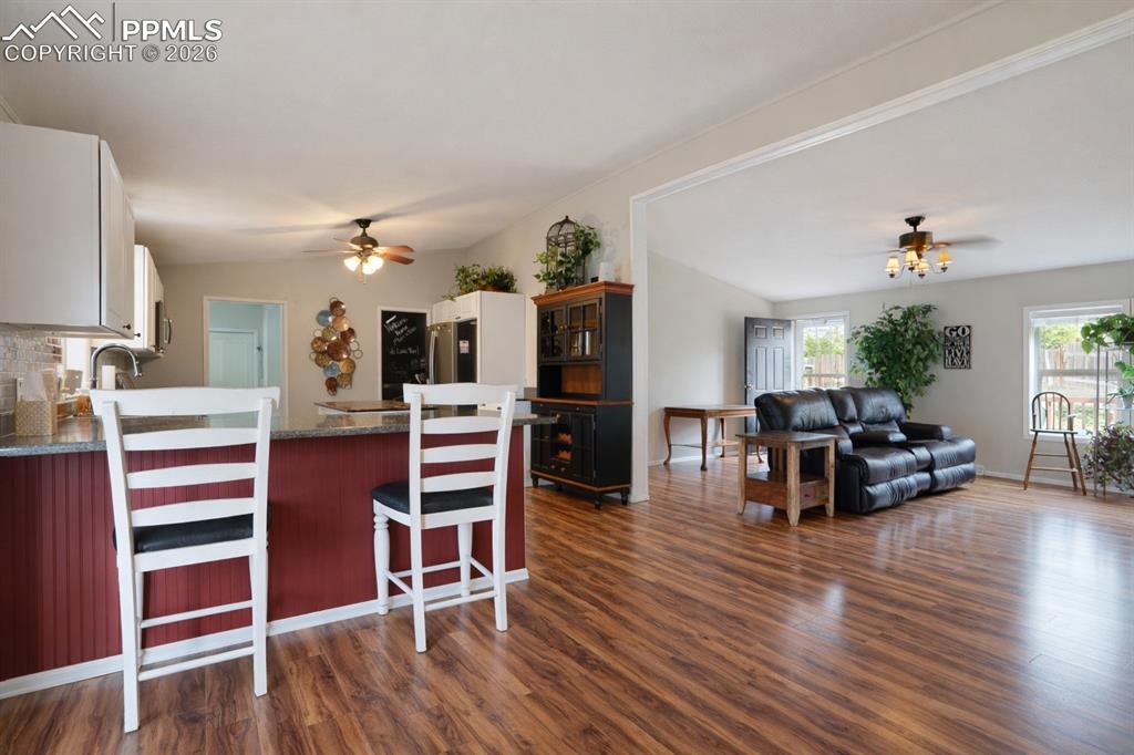 Image 14 of 45: Kitchen