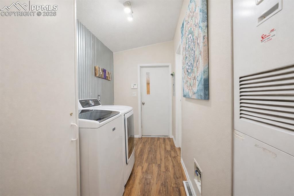 Image 30 of 45: Laundry