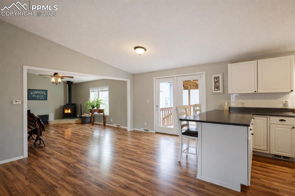 Image 6 of 45: Kitchen