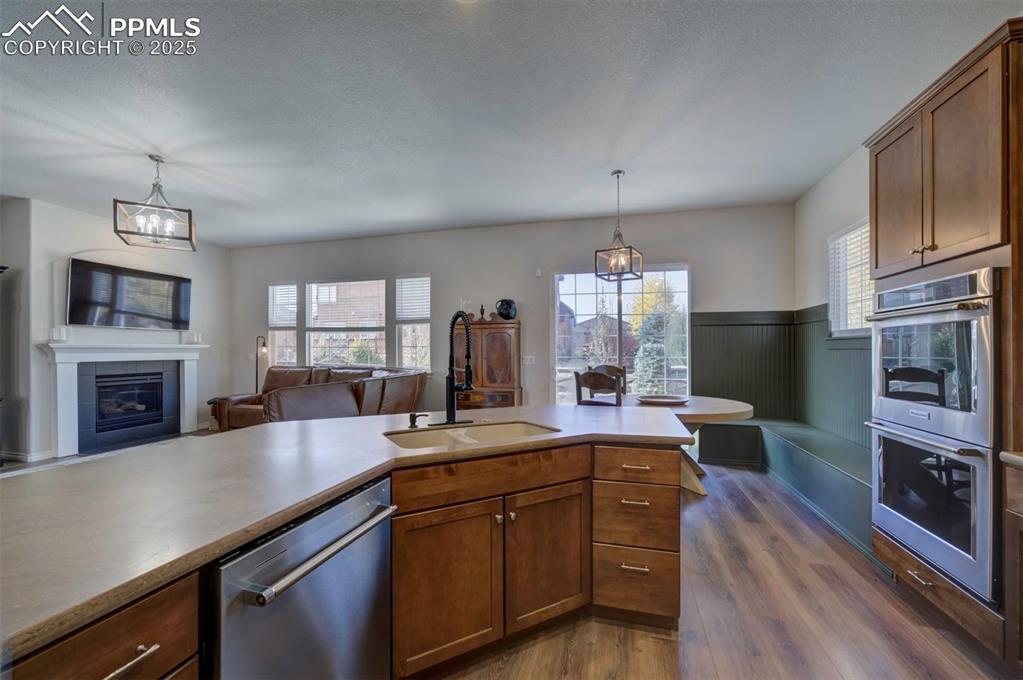 Image 14 of 50: Kitchen