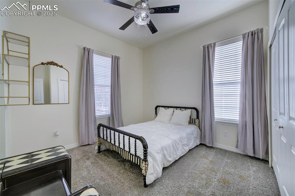 Image 30 of 50: Bedroom