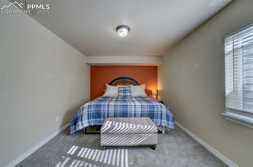 Image 40 of 50: Bedroom